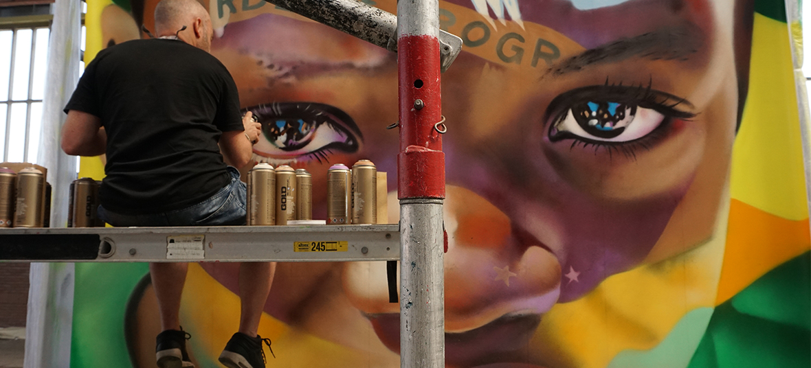 Afbeelding 1 - Warchild Urban Heroes